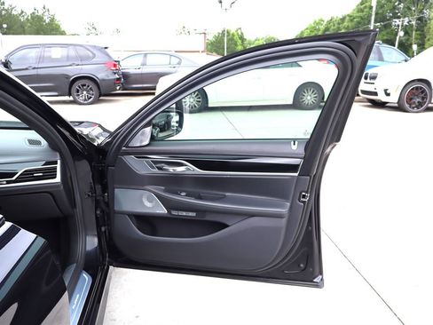 Used 2018 BMW 750i xDrive AWD/4WD image 49