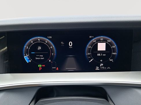 New 2025 Volkswagen Tiguan SE R-Line image 20