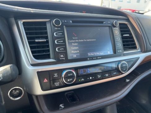 Used 2018 Toyota Highlander Limited Platinum image 12