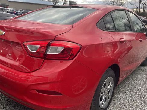 Used 2019 Chevrolet Cruze LS FWD image 3