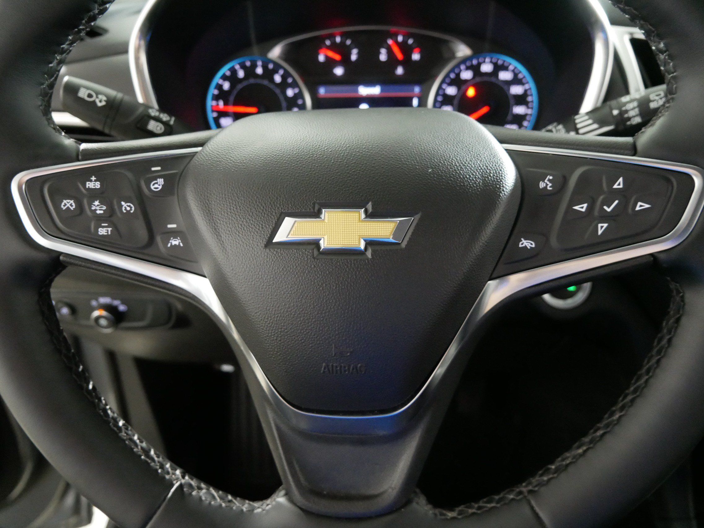Used 2024 Chevrolet Equinox LT FWD image 25