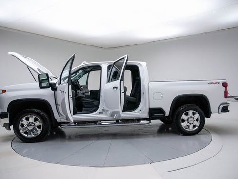 Used 2023 Chevrolet Silverado 2500 LTZ w/ LTZ Convenience Package image 18