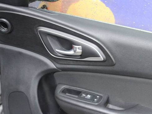 Used 2015 Chrysler 200 Limited w/ Comfort Group FWD image 11