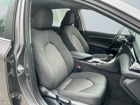 Used 2022 Toyota Camry LE w/ Carpet Mat Package (TMS) image 16
