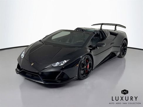 Used 2020 Lamborghini Huracan EVO image 2