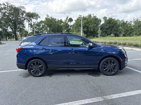 Used 2022 Chevrolet Equinox RS w/ Infotainment Package FWD image 2