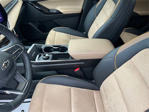 Used 2025 Chevrolet Equinox ACTIV w/ LPO, Floor Liner Package image 15