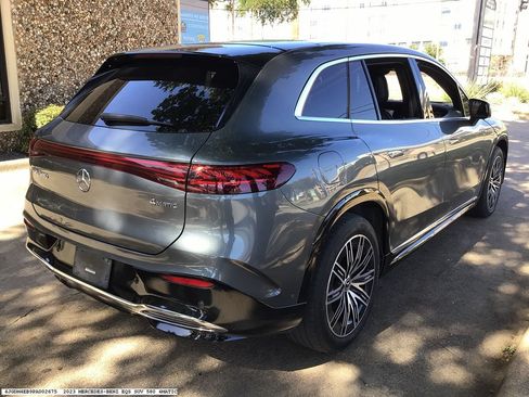 Used 2023 Mercedes-Benz EQS 580 4MATIC SUV image 5