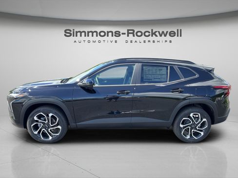 New 2026 Chevrolet Trax RS w/ Driver Confidence Package FWD image 2