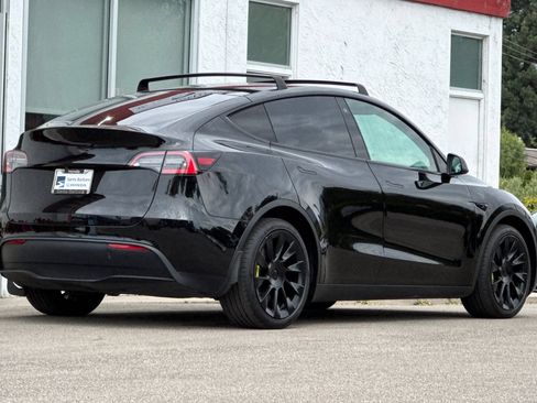 Used 2021 Tesla Model Y Long Range AWD/4WD image 4