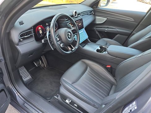 Used 2023 Maserati Grecale GT image 10