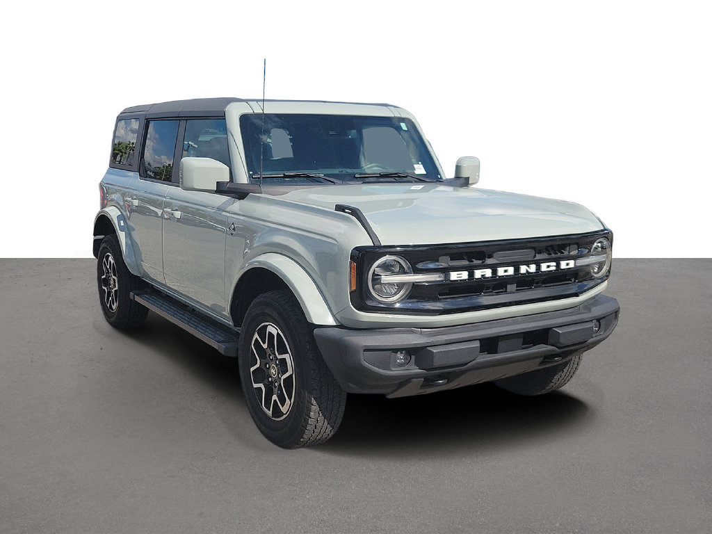 Used 2023 Ford Bronco Outer Banks AWD/4WD image 2