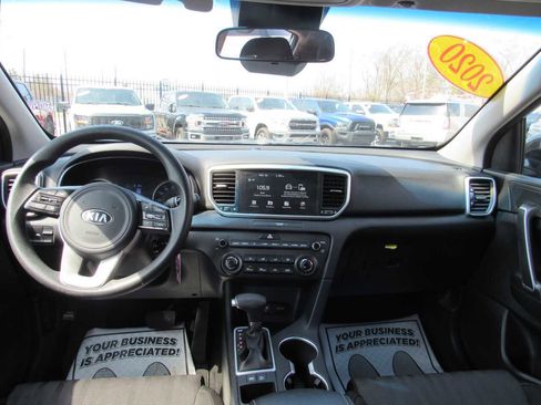 Used 2020 Kia Sportage LX image 11