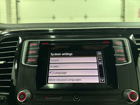 Used 2019 Volkswagen Beetle 2.0T S FWD image 29
