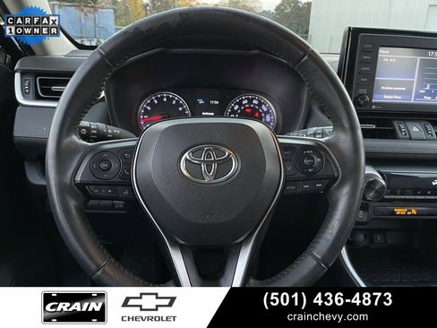 Used 2021 Toyota RAV4 XLE Premium image 15