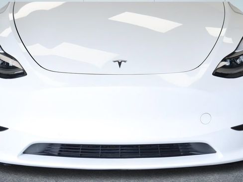 Used 2022 Tesla Model Y Long Range AWD/4WD image 12