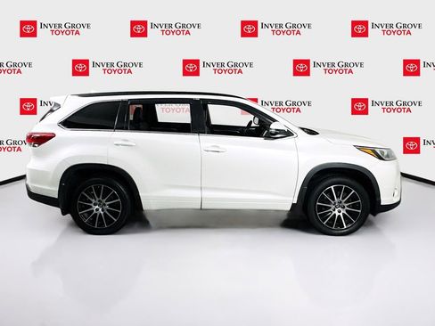 Certified 2018 Toyota Highlander SE image 5