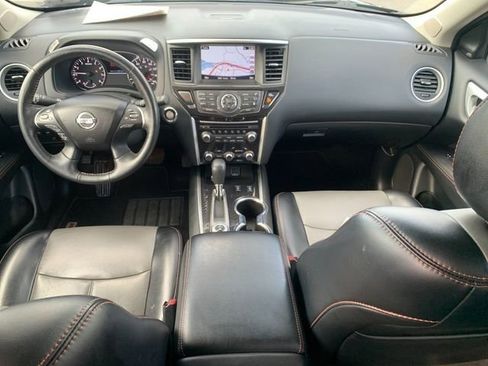 Used 2020 Nissan Pathfinder SL image 15
