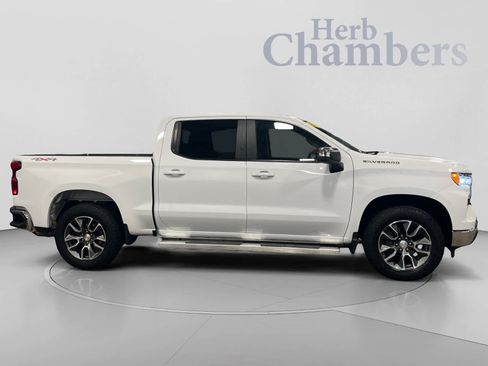Used 2023 Chevrolet Silverado 1500 LT AWD/4WD image 5