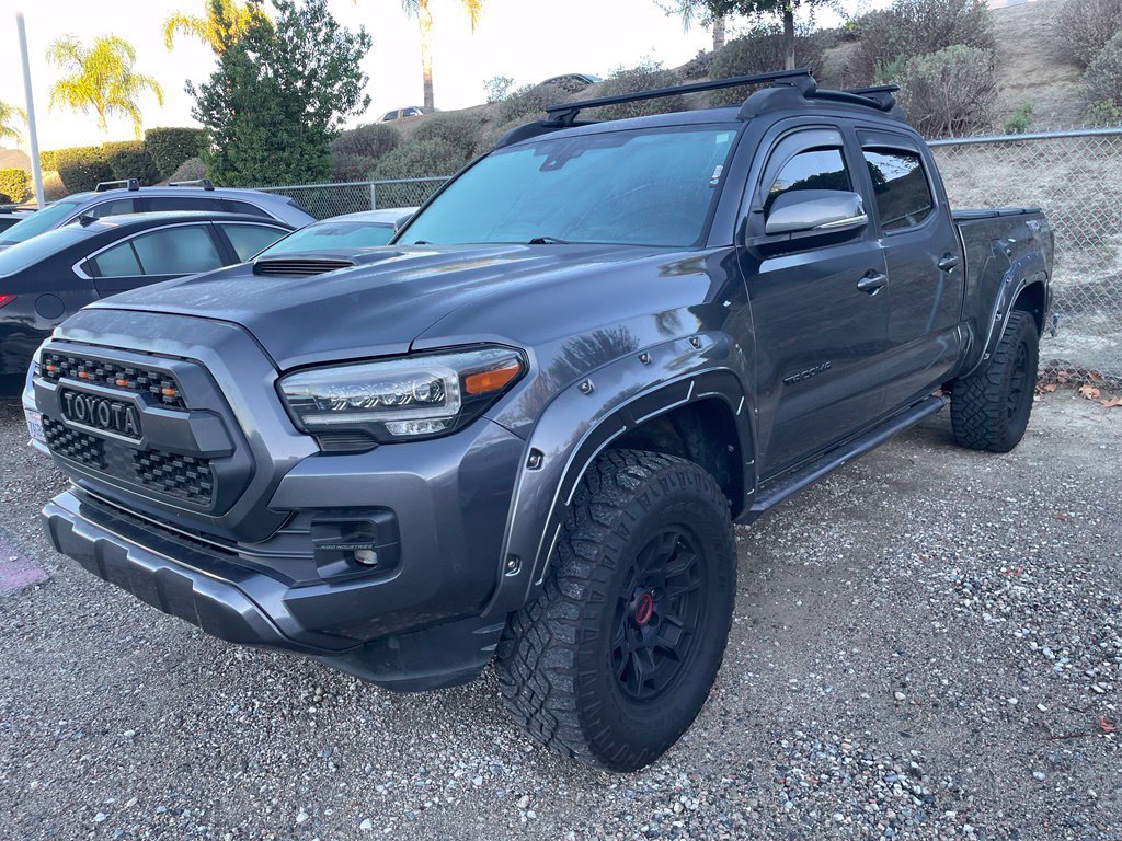 Used 2020 Toyota Tacoma TRD Sport w/ Technology Package AWD/4WD image 4