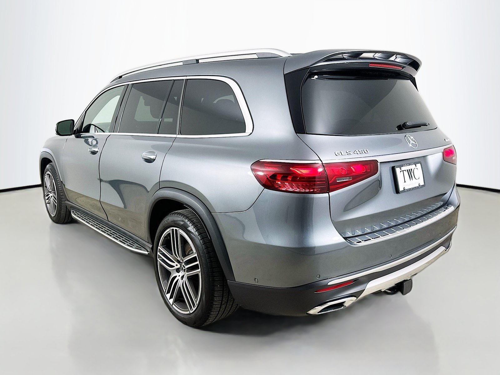 Used 2024 Mercedes-Benz GLS 450 4MATIC image 7