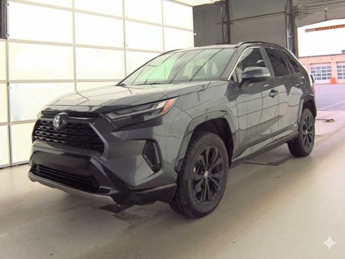 Used 2022 Toyota RAV4 SE w/ Convenience Package AWD/4WD image 2