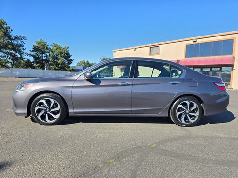 Used 2017 Honda Accord EX-L image 3