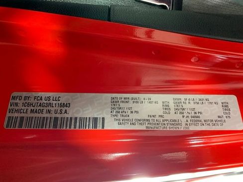 Used 2024 Jeep Gladiator Sport AWD/4WD image 40