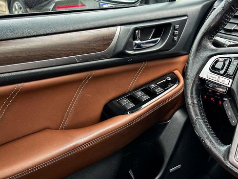 Used 2017 Subaru Outback 3.6R Touring w/ Popular Package #5A image 24