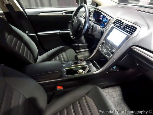 Used 2019 Ford Fusion SE image 29