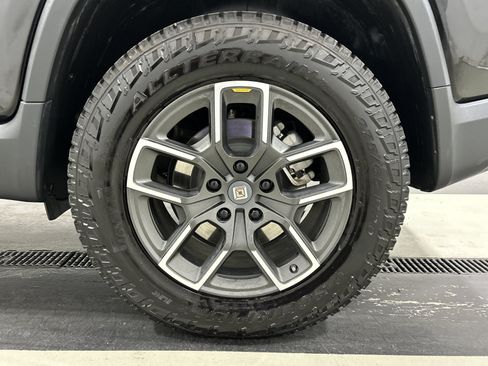 Used 2025 Rivian R1T Adventure AWD/4WD image 10