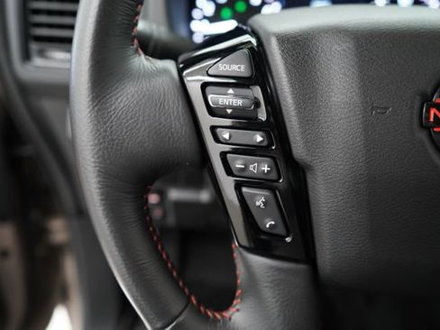 Used 2023 Nissan Frontier PRO-4X w/ Technology Package AWD/4WD image 18