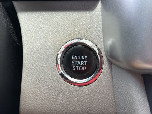 Used 2015 Toyota Highlander XLE FWD image 10