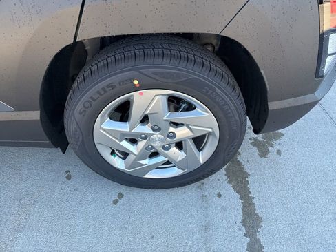 New 2026 Hyundai Kona SE image 11