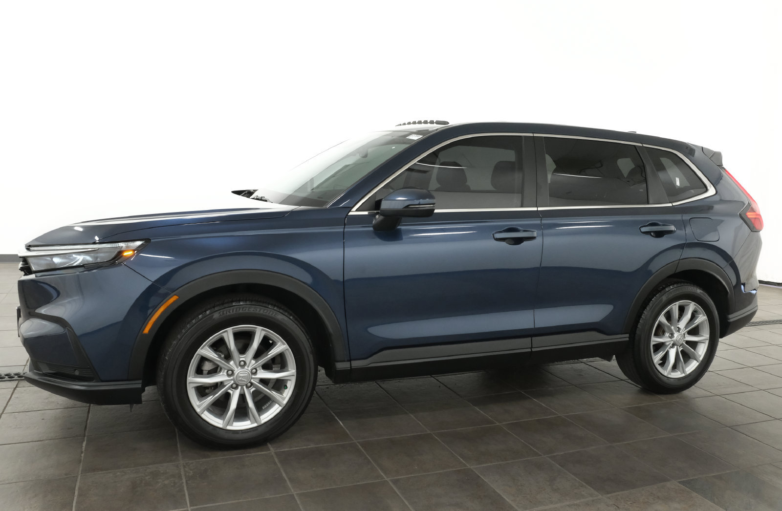 Used 2024 Honda CR-V EX-L image 2