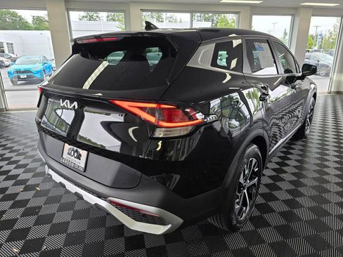 Used 2023 Kia Sportage EX FWD image 3