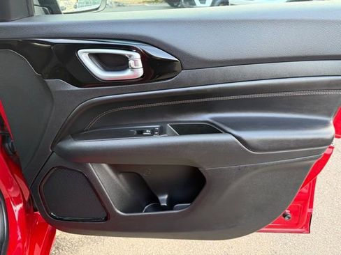 Used 2022 Jeep Compass Limited image 33