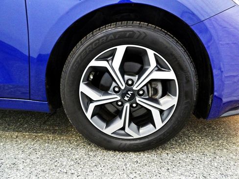 Used 2020 Kia Forte LXS FWD image 25
