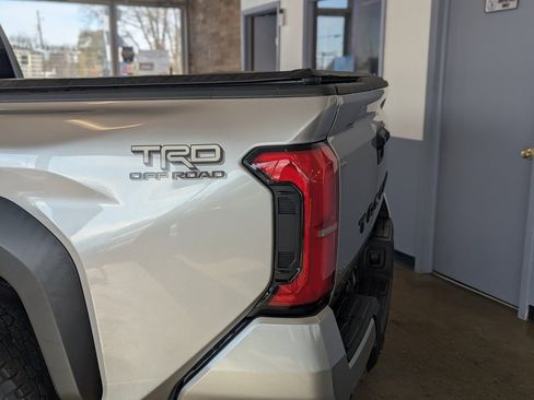 Used 2024 Toyota Tacoma TRD Off-Road image 4