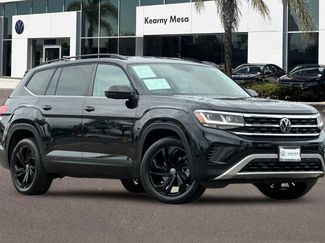 Used 2023 Volkswagen Atlas SE w/ Black Wheel Package FWD video 2