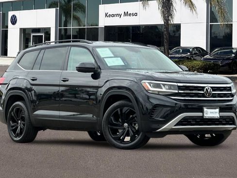 Used 2023 Volkswagen Atlas SE w/ Black Wheel Package FWD image 2