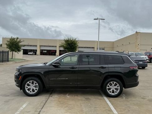 Used 2022 Jeep Grand Cherokee L Limited AWD/4WD image 8