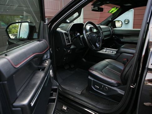 Used 2019 Ford Expedition Limited w/ Equipment Group 303A AWD/4WD image 8