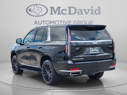 Used 2022 Cadillac Escalade Premium Luxury RWD image 4