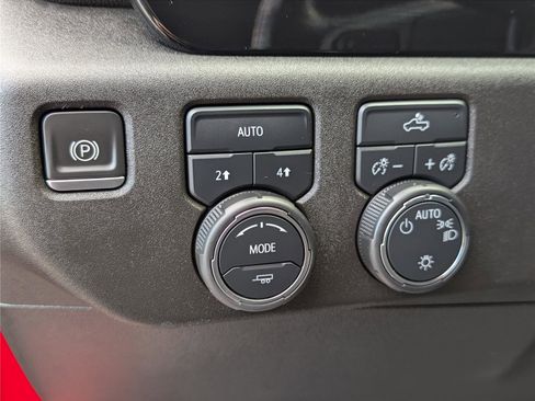 Used 2022 Chevrolet Silverado 1500 LT image 19