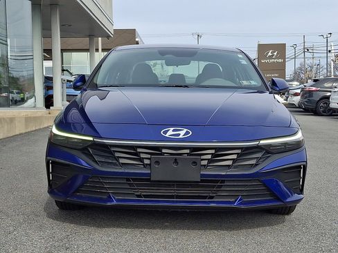 Certified 2024 Hyundai Elantra SE image 2