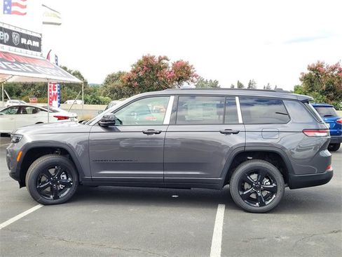 New 2025 Jeep Grand Cherokee L Altitude image 6