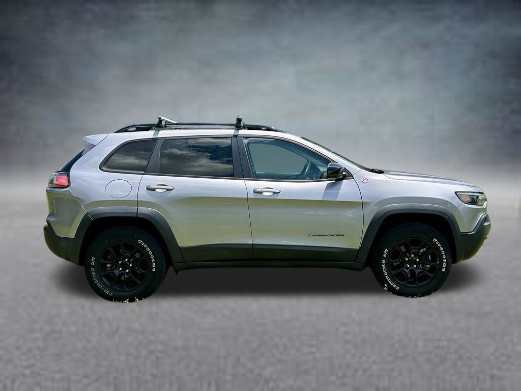 Used 2022 Jeep Cherokee Trailhawk w/ Sun, Sound & Nav Group AWD/4WD image 4