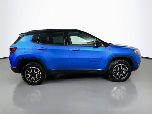 Used 2026 Jeep Compass Trailhawk AWD/4WD image 8