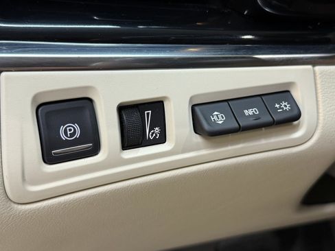 Used 2022 Cadillac XT6 Premium Luxury w/ Technology Package image 28